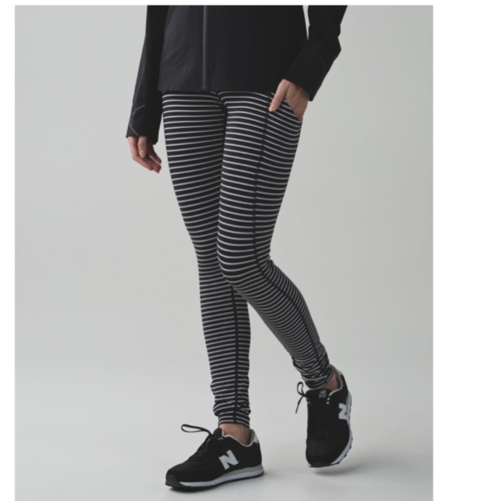 LULULEMON Speed Tight II Parallel Stripe Black White Size 4